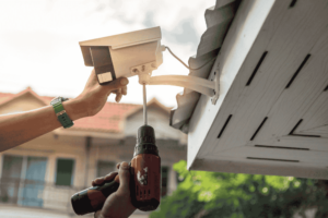 cctv untuk pemantauan anak dan lansia di rumah